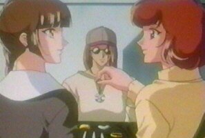 Miyu, Chisato und der Vogel